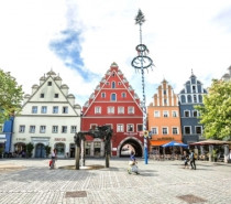 Ostbayerns Städte: Pulsierendes Leben vor historischer Pracht-Kulisse