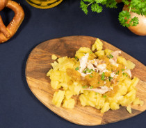 Oktoberfest zu Hause feiern: Rezept für zünftigen Kartoffel-Brathendl-Salat