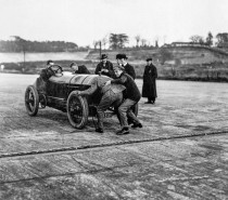 22. Dezember 1913: Weltrekorde in Brooklands mit Benz 200 PS Rennwagen