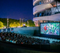 Sommerfilme unterm Sternenhimmel: Open Air Kino 2023 am Mercedes-Benz Museum