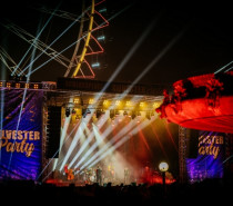 Große Party in der Stuttgarter City: Rund 15.000 Menschen tanzen ausgelassen und friedlich ins neue Jahr Große Party in der Stuttgarter City: Rund 15.000 Menschen tanzen ausgelassen und friedlich ins neue Jahr