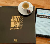 Nachträglicher Grammy-Check: Glückwunsch an Jacob Collier! Gewinnspiel „30 years jazzopen THE BOOK“ Nachträglicher Grammy-Check: Glückwunsch an Jacob Collier! Gewinnspiel „30 years jazzopen THE BOOK“