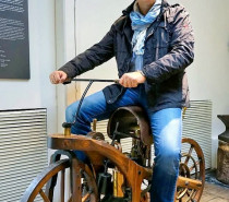 Auf zwei Rädern in die Zukunft der motorisierten Mobilität: Daimler Reitwagen von 1885 Auf zwei Rädern in die Zukunft der motorisierten Mobilität: Daimler Reitwagen von 1885