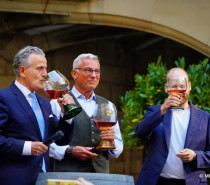 Auftakt zum 49. Stuttgarter Weindorf: Regen stoppt pünktlich zur Eröffnung Auftakt zum 49. Stuttgarter Weindorf: Regen stoppt pünktlich zur Eröffnung